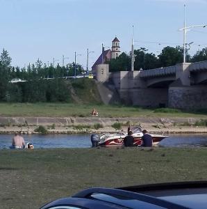 Rutkowski: Trwają poszukiwania ciała Ewy Tylman w Warcie. Temperatura wody jest na tyle wysoka, że  zwłoki powinny wypłynąć