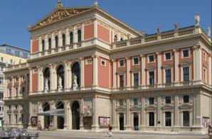 [VIDEO] Zbigniew Wodecki: Ludzie potrzebują takich miejsc jak filharmonia, żeby się pokazać. Przy okazji posłuchają muzyki