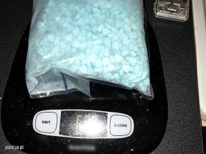 Policjanci zatrzymali 3 mężczyzn i kilkadziesiąt kilogramów narkotyków o wartości ponad miliona złotych