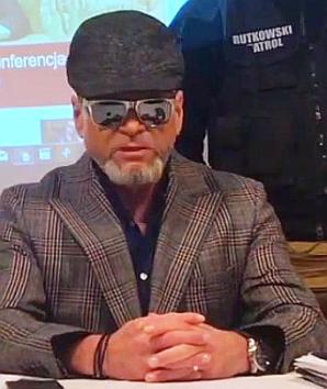 Czy Santander Bank Polska potrafi chronić swoich klientów przed wyłudzeniami? Kolejna Polka straciła ponad 16 tysięcy euro! I nie uzyskawszy pomocy od banku ani szczegółowego wyjaśnienia, zwróciła się o pomoc do Krzysztofa Rutkowskiego!