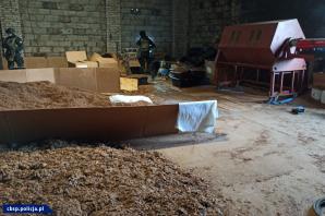 [VIDEO] Zlikwidowana grupa przestępcza, fabryka papierosów, krajalnia oraz 2 paczkowalnie. Zatrzymano 21 osób narodowości polskiej, wietnamskiej oraz chińskiej 