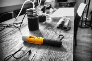 Kompletnie pijany jechał osobówką po autostradzie. Alkomat wskazał prawie 2,5 promila w jego organizmie