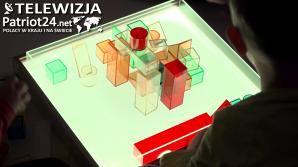 [VIDEO] Przedszkola i szkoły mogą otrzymać grant na dodatkowe inwestycje. Na placówki oświaty czeka wsparcie z programu „WzMOCnij swoje otoczenie”