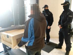 Policjanci odzyskali zrabowany przez hitlerowców obraz o wartości ponad 1 miliona złotych