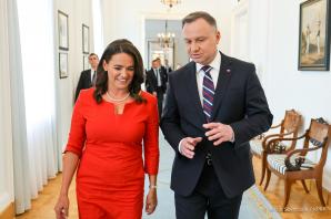 [VIDEO] O ropie, dywersyfikacji dostaw gazu i zakończeniu wojny na Ukrainie. Rozmowy Prezydenta RP z Prezydent Węgier