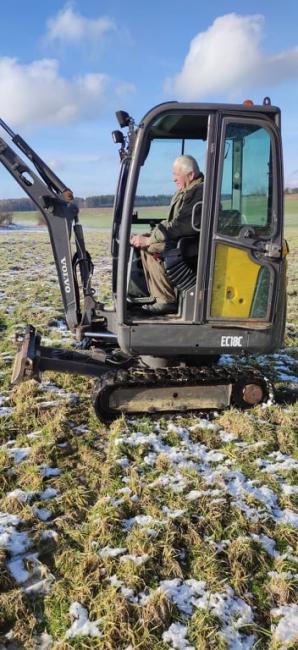 [VIDEO] Rutkowski: Skradziona Minikoparka VOLVO EC18C może być za granicą. Rozpoczynamy poszukiwania na terenie Unii Europejskiej