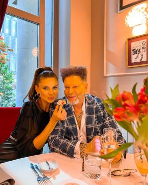 [VIDEO] Romantyczna, 3 rocznica ślubu Mai i Krzysztofa Rutkowskich w atmosferze oficerskiej Warszawy! W jednej z najlepszych polskich restauracji U WIENIAWY w Warszawie!