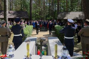 [VIDEO] Hołd dla litewskich lotników w 90. rocznicę katastrofy pod Pszczelnikiem