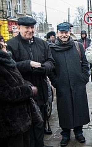 [VIDEO] Odsłonięto tablicę z nazwą skwer Komitetu Obrony Robotników