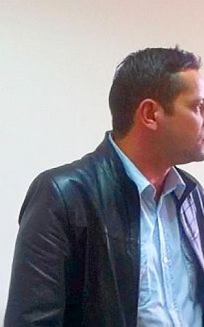 [VIDEO] Redaktor Patriot24.net zaatakowany drzwiami w Sądzie! Dokonał tego Tomasz Dyga, chciwy biznesmen o którego podstępnych pomysłach piszemy od miesięcy. Czy we wtorek sędzia Marcin Ilków ukróci jego samowolę?