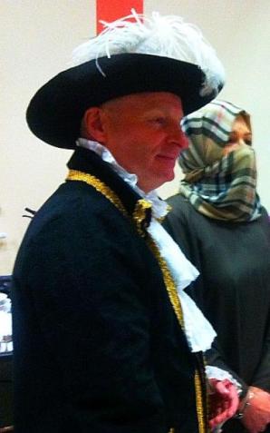 [VIDEO] Dobroczyńcy znów przeobrażą się w postacie z bajek by wesprzeć rehabilitację nóżki Mikołaja! 