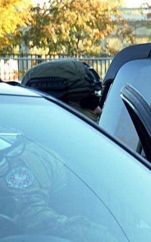 Zatrzymani za korupcję. Blisko 1 mln 900 tys. zł łapówek. Wśród zatrzymanych biznesmeni, prezesi, szef szkoły i telewizji