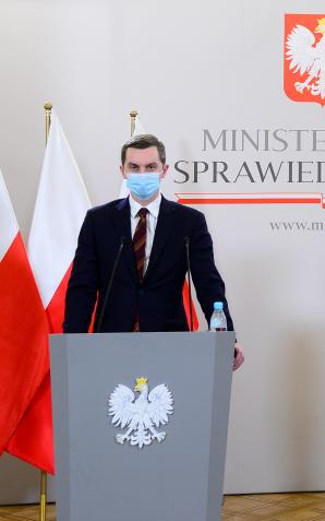 Kwestionowanie prymatu Konstytucji RP w Brukseli to zamach na polską suwerenność