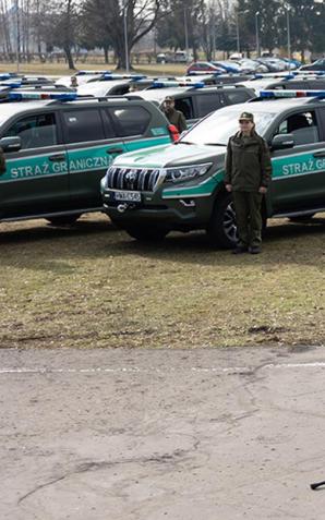 62 nowe samochody terenowe dla Straży Granicznej – uroczystość z udziałem ministra Mariusza Kamińskiego