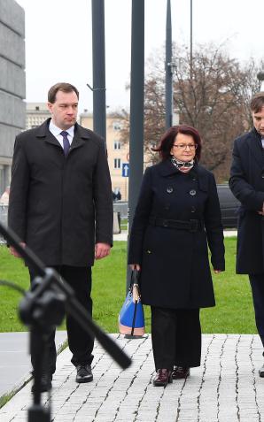 Minister Sprawiedliwości oddał hołd ofiarom tragedii smoleńskiej
