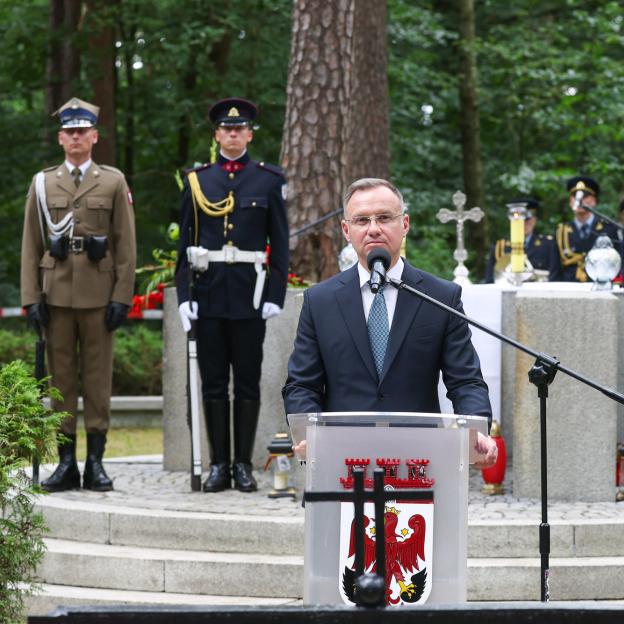 [VIDEO] Hołd dla litewskich lotników w 90. rocznicę katastrofy pod Pszczelnikiem