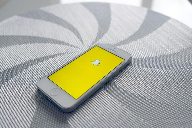 Media społecznościowe stawiają na firmy. Nowe funkcjonalności Instagrama i Snapchata pomogą w reklamie i zwiększaniu sprzedaży