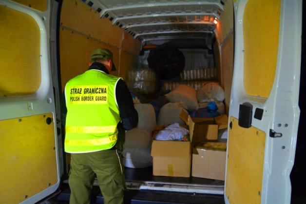 Miała być karma dla kurcząt, był tytoń i alkohol