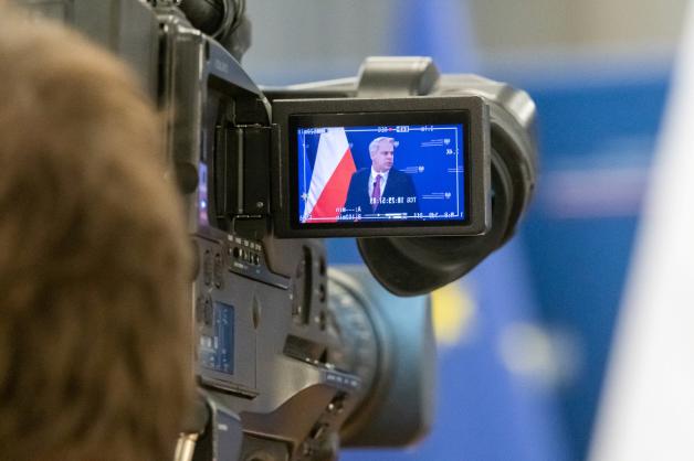 [VIDEO] Wiceminister Karol Rabenda: Pierwszy etap dystrybucji węgla zakończony pomyślnie. Prawie milion ton węgla trafiło już do gmin, które uczestniczą w programie dystrybucji węgla.